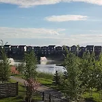Brand New Entire Guest Suite By Lake Near Yyc