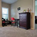 Brand New Entire Guest Suite By Lake Near Yyc