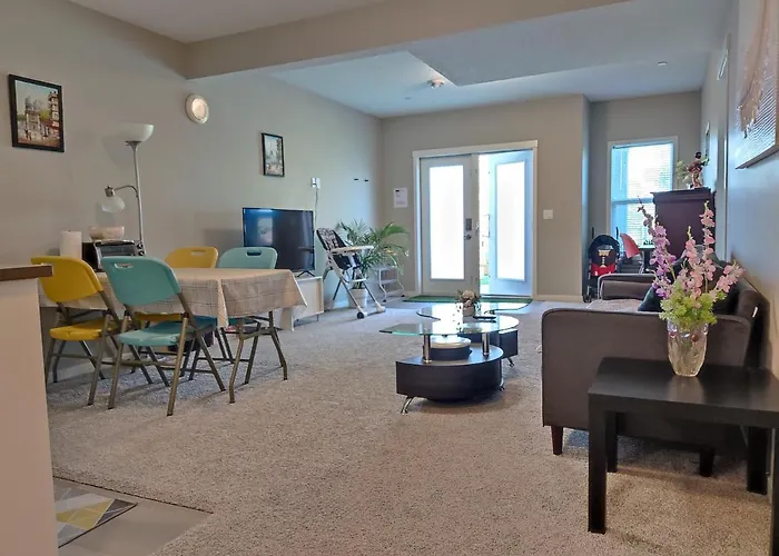Brand New Entire Guest Suite By Lake Near Yyc