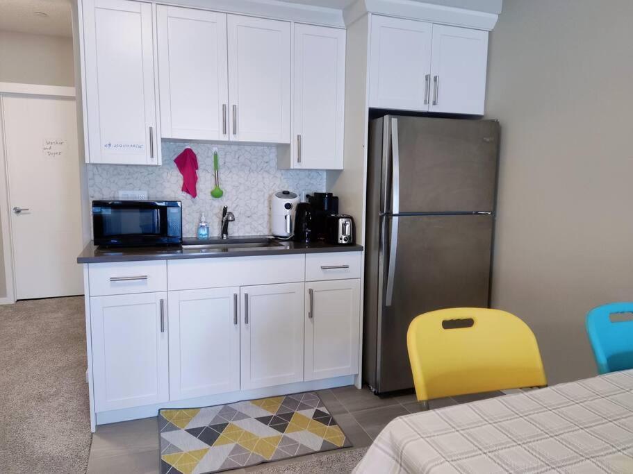 Brand New Entire Guest By Lake Near * Calgary