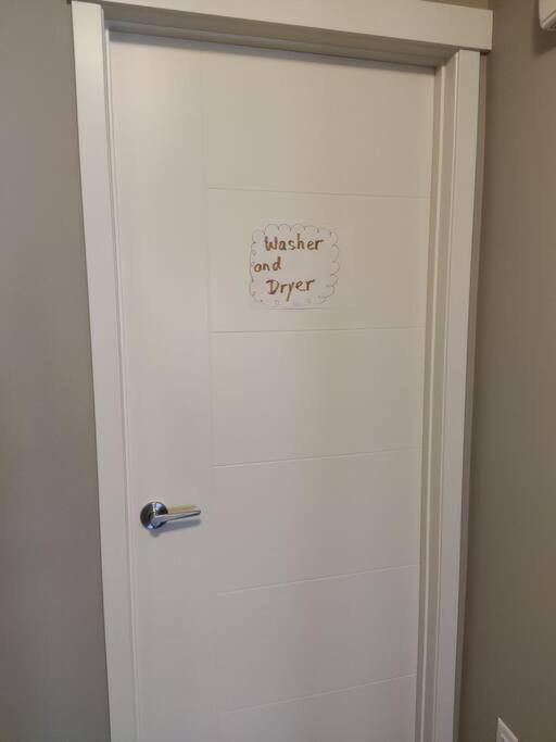 Brand New Entire Guest By Lake Near Villa